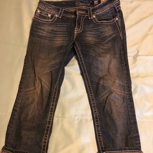 Women’s Miss Me capris!